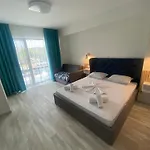 Opalium Front شقة فندقية بوتوس