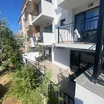 Opalium Front 3* بوتوس