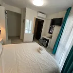 Opalium Front شقة فندقية بوتوس