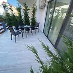 Opalium Front 3* بوتوس