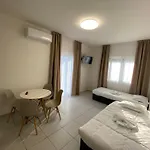 Opalium Front شقة فندقية 3*