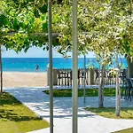 Opalium Front بوتوس