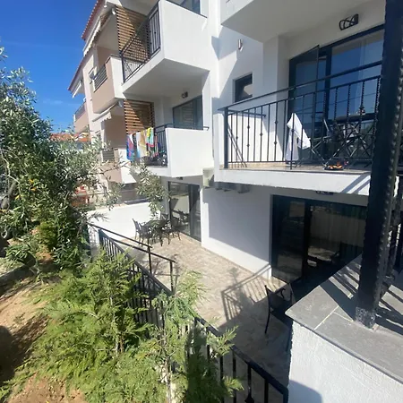 Opalium Front 3* Potos