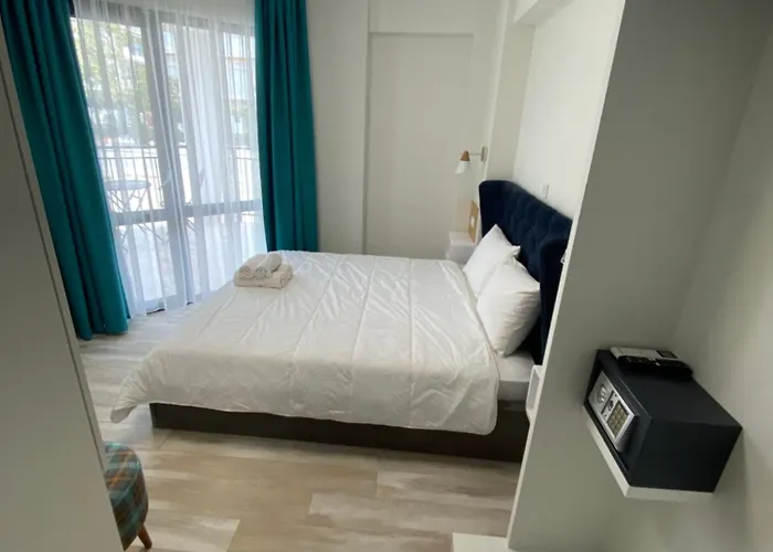 Opalium Front 3* Potos