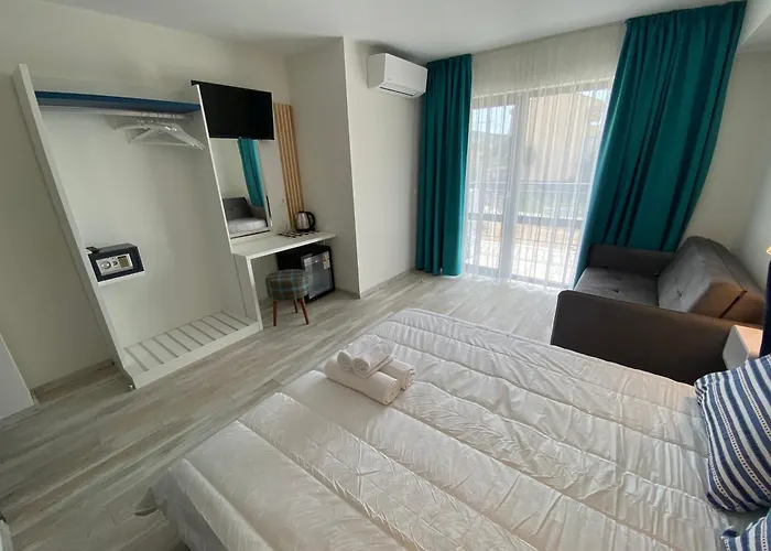 Opalium Front 3* Potos