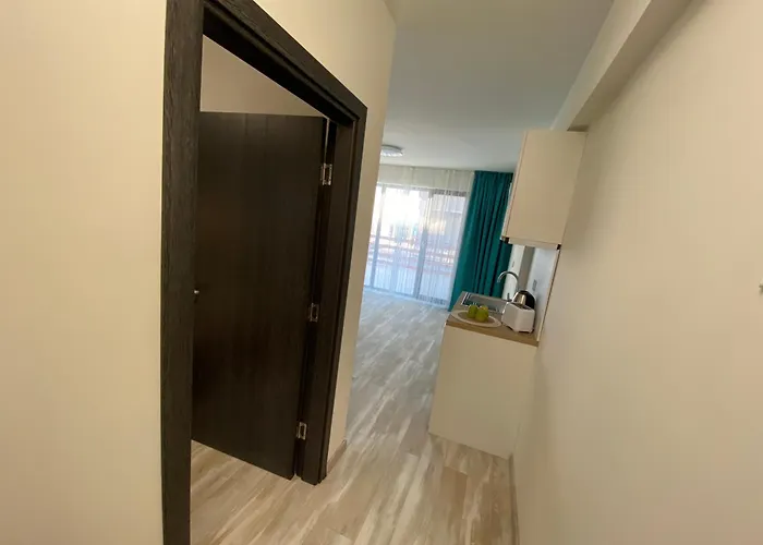 Opalium Front 포토스