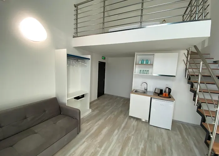 Opalium Front 포토스