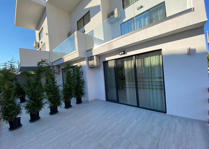 Opalium Front Aparthotel Potos