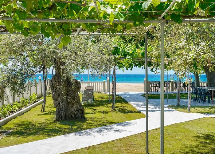 Apartmanhotel Opalium Front 3*